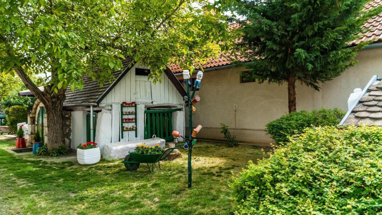 Hotel Zsambeki Vendeghaz -Anno1815- Exterior foto